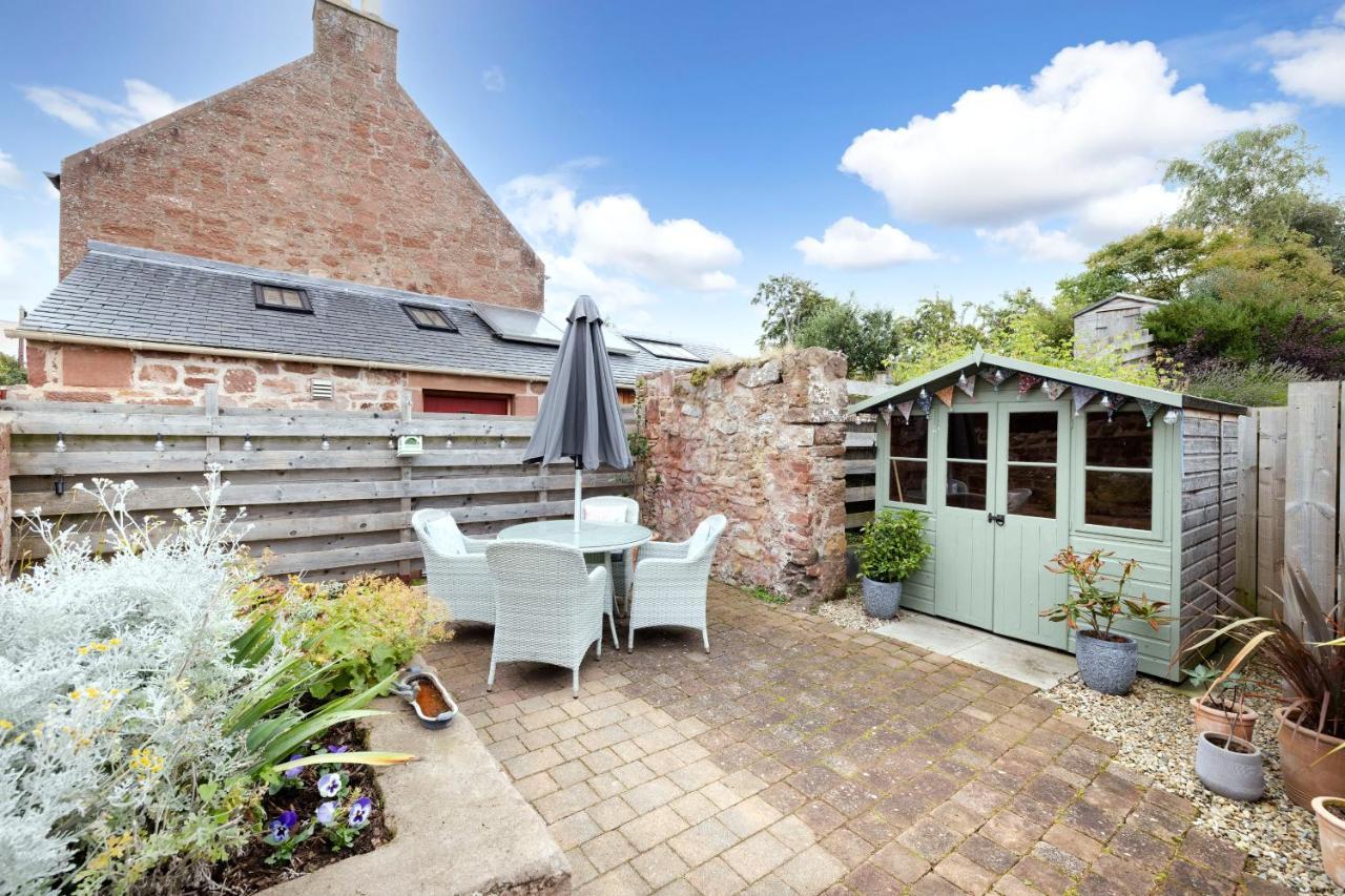 2 Bed Haywood Cottage With Garden Stenton Kültér fotó